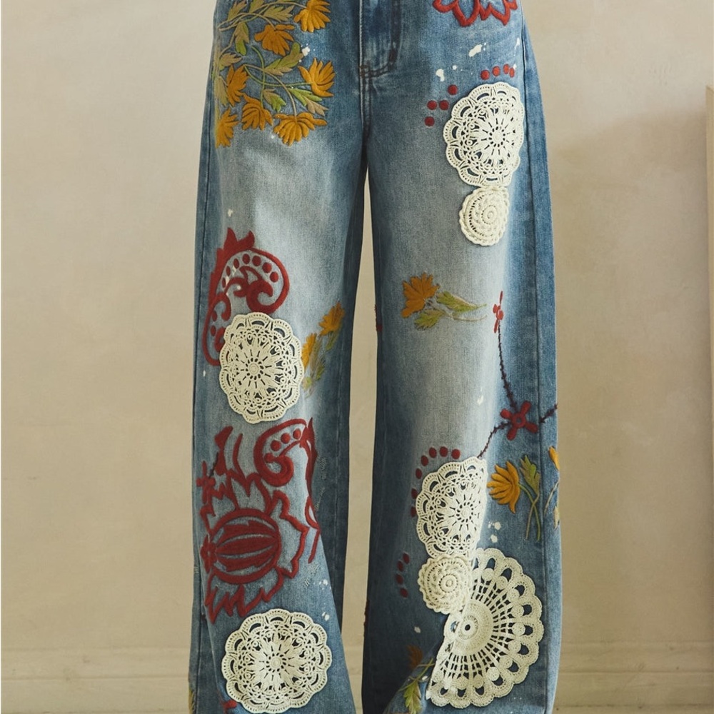 Oli & Hali Washed Floral Embroidered Wide-Leg Jeans - Picture 4 of 6